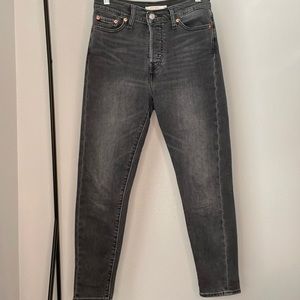 Grey wash Levi’s wedgie skinny jeans
